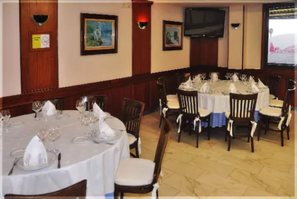 Hotel Scala Падрон Экстерьер фото
